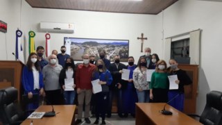 Dia histórico em Ascurra com instalação da Câmara Mirim
ASCURRA Dia histórico em Ascurra com instalação da Câmara Mirim
ASCURRA